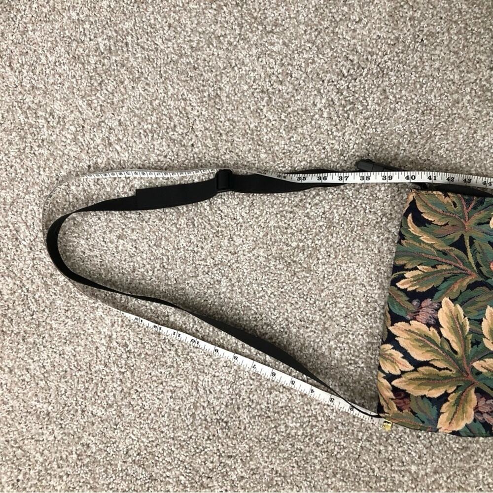 Vintage Wild West floral tapestry crossbody bag - Picture 6 of 10